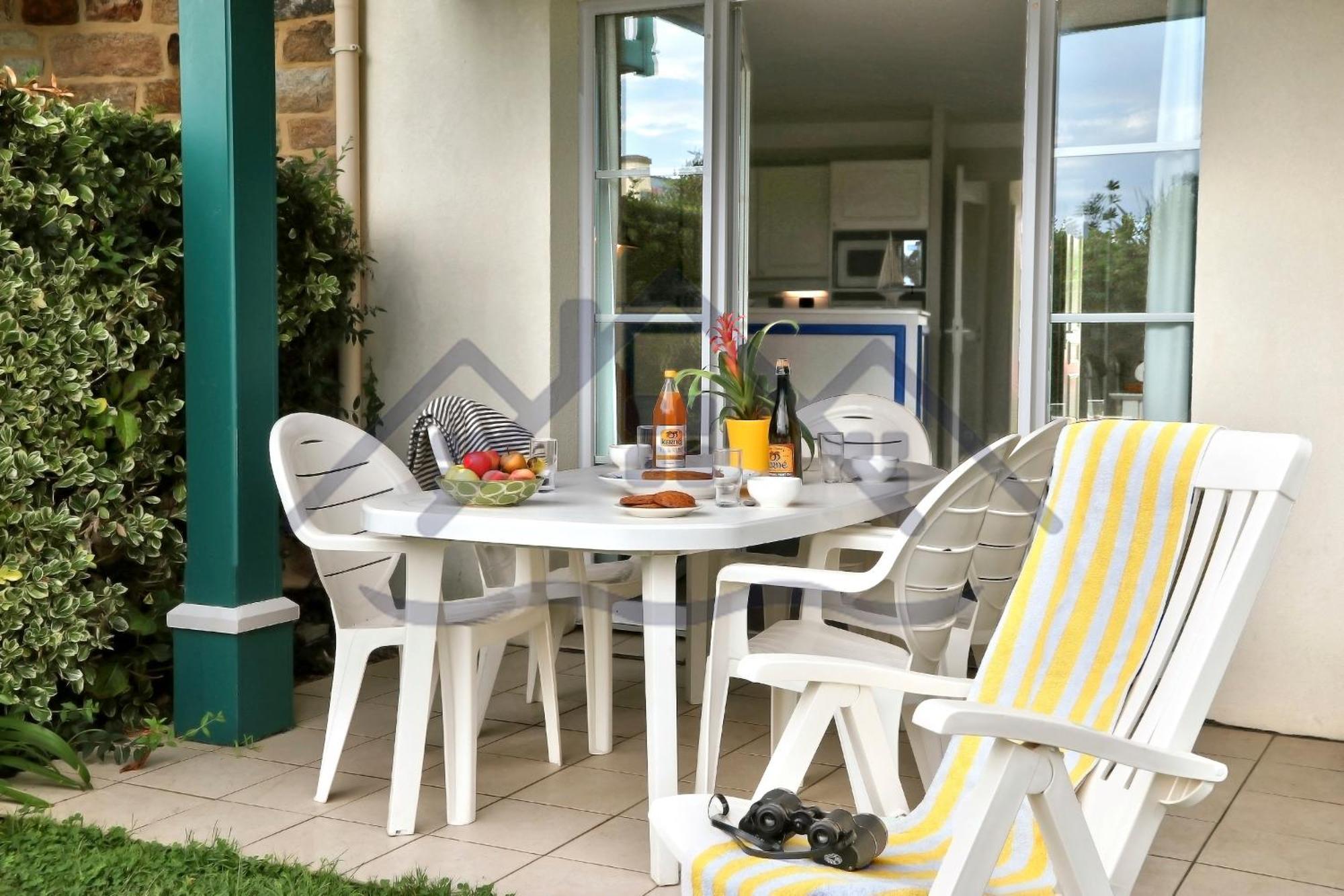 Localise - A06 - Entierement De Plain-Pied Avec Petite Vue Mer - Donnant Sur La Piscine Et Le Jardin - Wifi Inclus - Draps Inclus - Guilvinec Kültér fotó